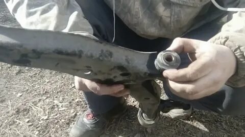 Когда менять передние рычаги