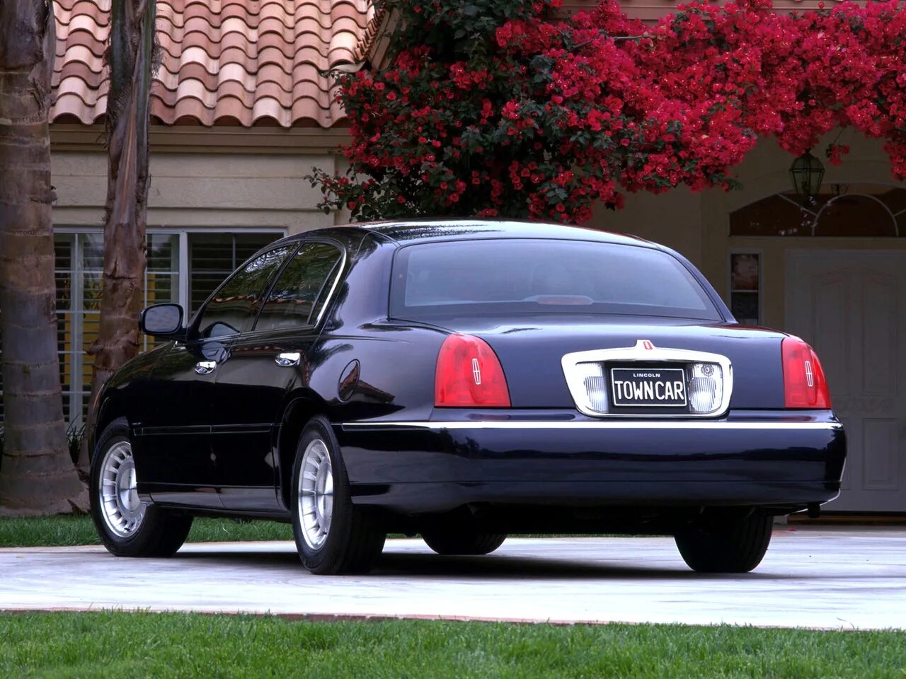 Lincoln Town car. Линкольн Таун кар 1998. Linkoln Town car 1998. Lincoln Town car седан.