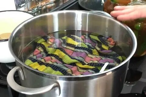Кухня наизнанку огурцы с кетчупом