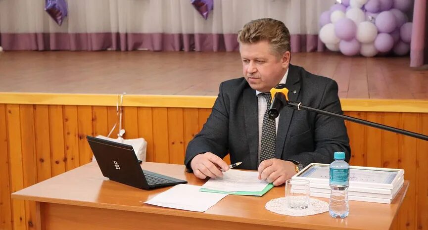 Директор школы в новом городе. Директор школы в новом городе