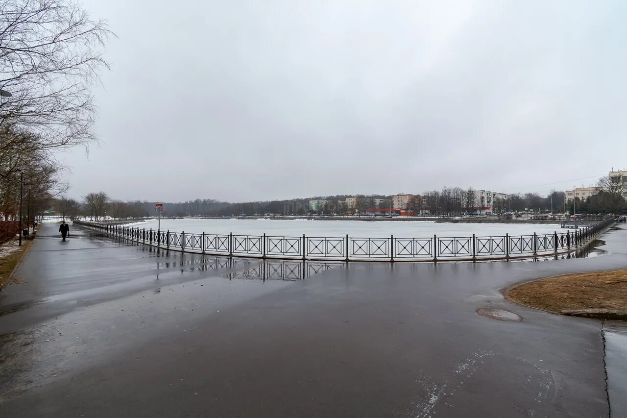 Лмс фото. Вороново лмс. поселок лмс. поселок вороново лмс набережная пруд. москва,, поселение вороновское, п. лмс.