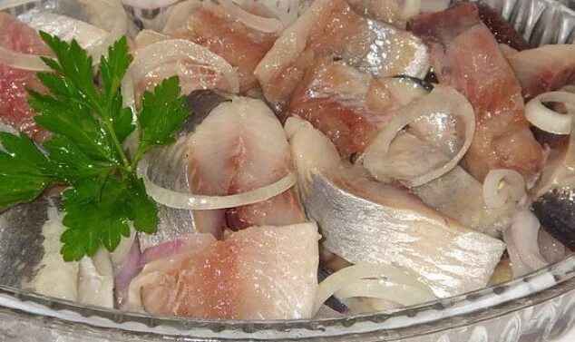 Как быстро замариновать селедку