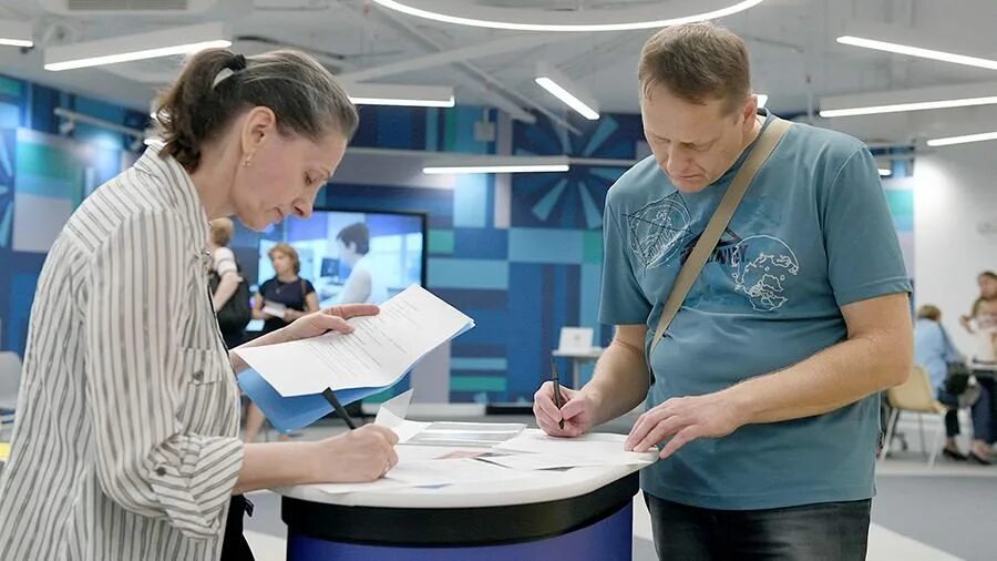 Решили сменить профессию. Смена профессии после 40. кто хочет сменить профессию. специалист который хочет сменить профессию. картинки смена профессии после 40.