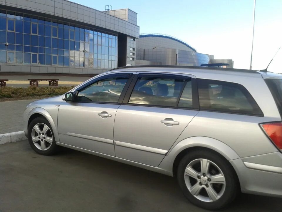 Куплю опель дизель универсал. Opel Astra h 2004, универсал ветровики.