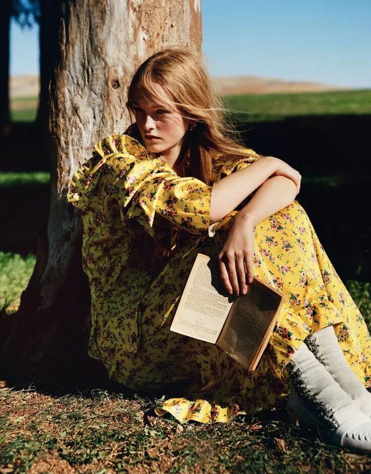 Vogue 24. Очки prada синие. Журнал вог в 1910. Вог 32. Vogue 24.