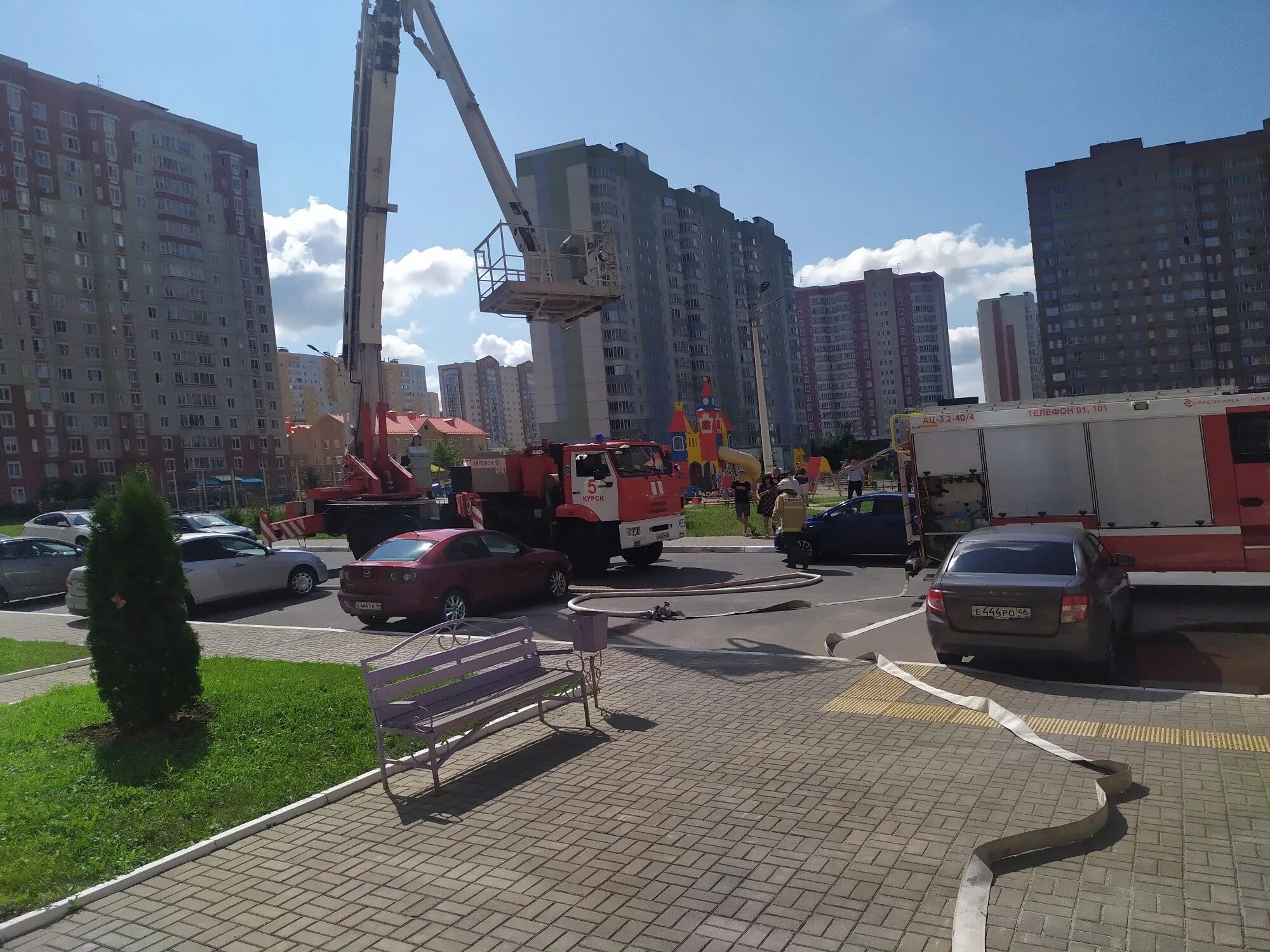 Учебная эвакуация. Эвакуация в мегагринн курск. Спасении курска действующие лица. Пожар в тц бумеранг курск. Горит бумеранг курск.