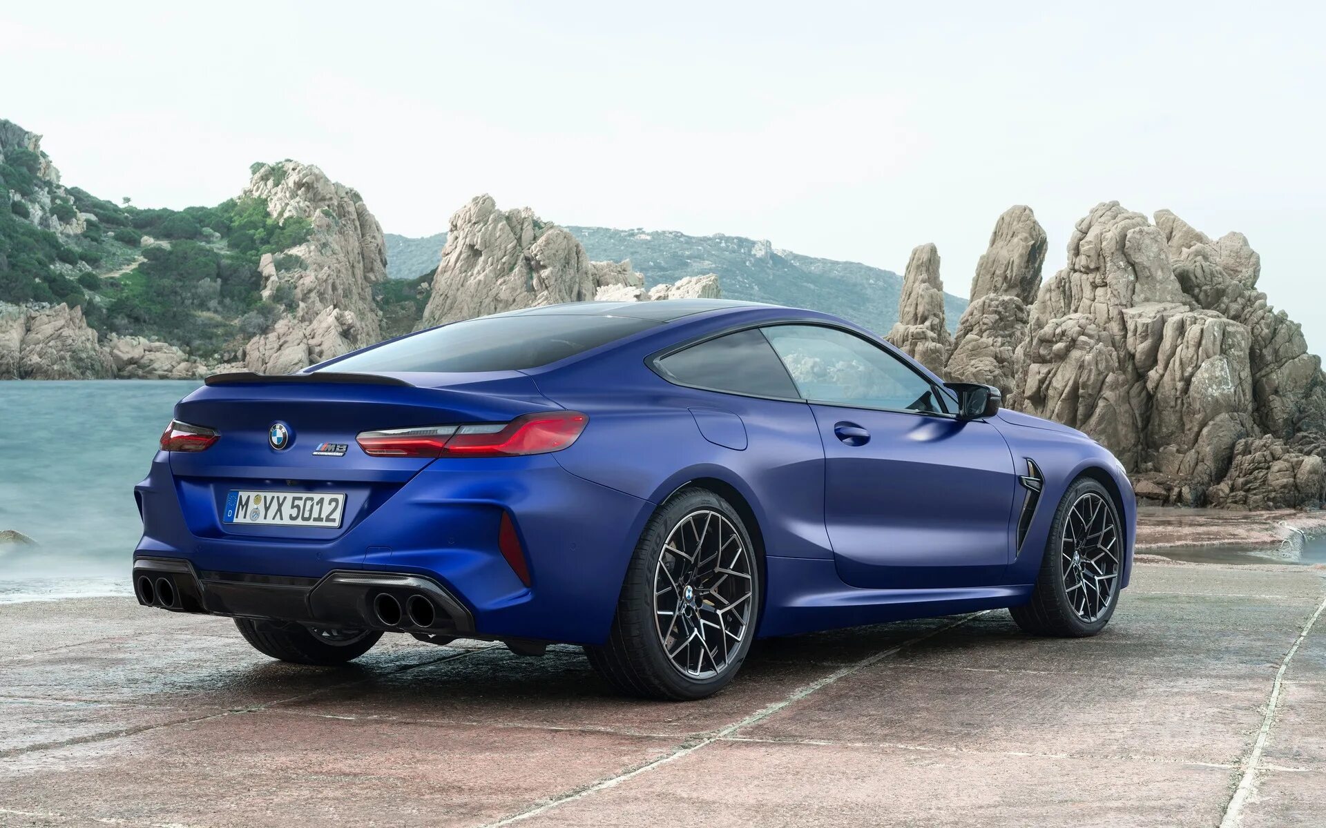 Bmw m8 coupe 2020. 2020 bmw m8 competition coupe f92. Восемь м. Бмв m8 competition. Bmw m8 и i8.