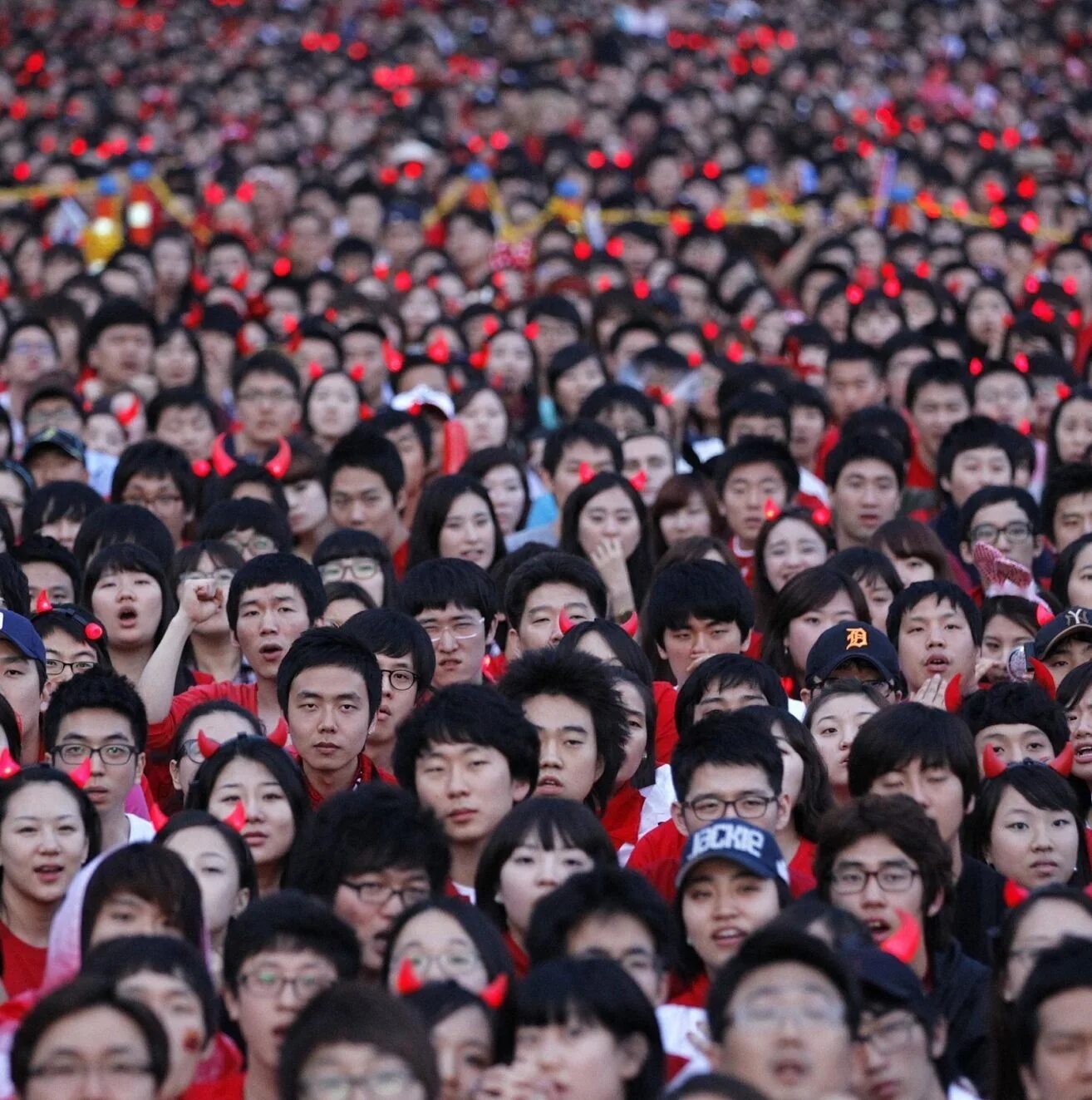 Численность населения Китая 2022г. Китай люди. Жители Китая. Жители Японии.