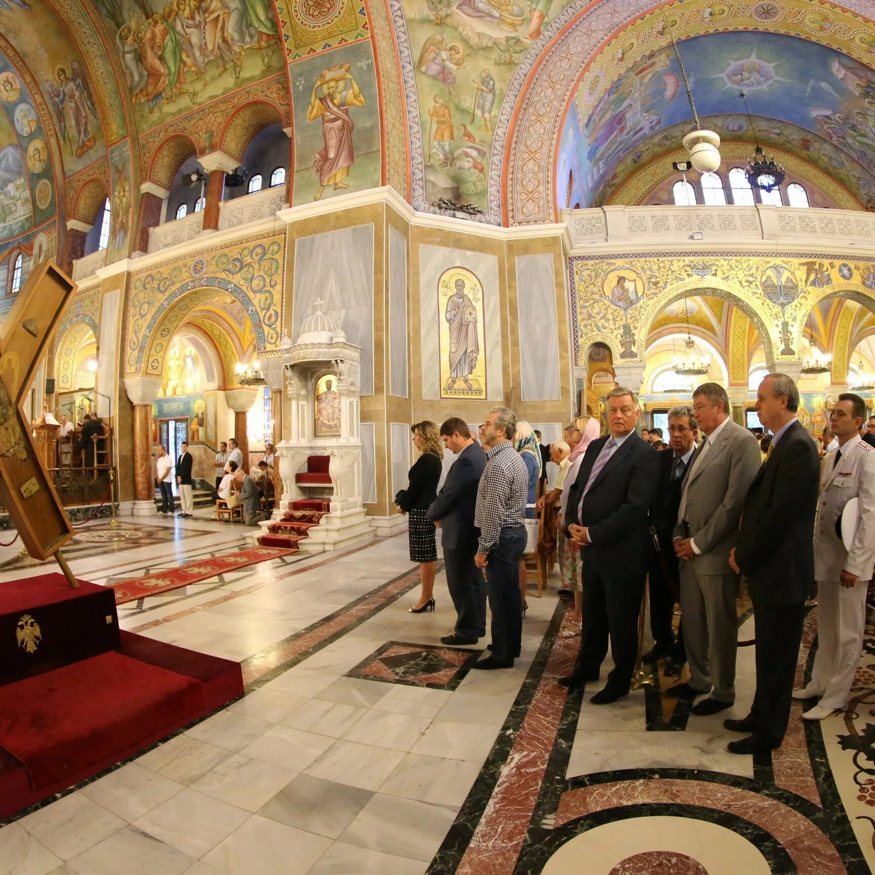 Фонд андрея первозванного. Крест Андрея Первозванного. Патры храм Андрея Первозванного. Крест Андрея Первозванного фото.