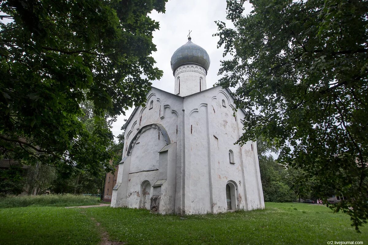 Николы на липне великий новгород. Церковь параскевы пятницы в новгороде. Новгородские храмы 12 века. Новгородские храмы 12 века. Церковь святого георгия в новгороде.