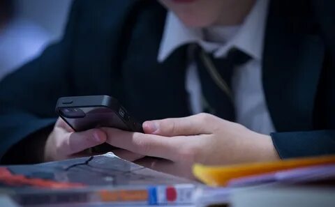 Запретили смартфоны