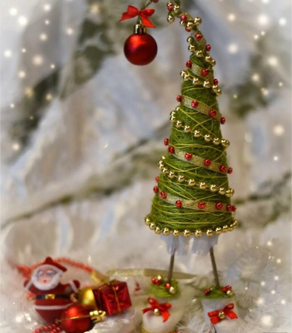 елочка топотушка с башмачками. елка топотушка. новогодняя елочка на ножках. сапожки для елочки топотушки. елка на ногах своими руками.