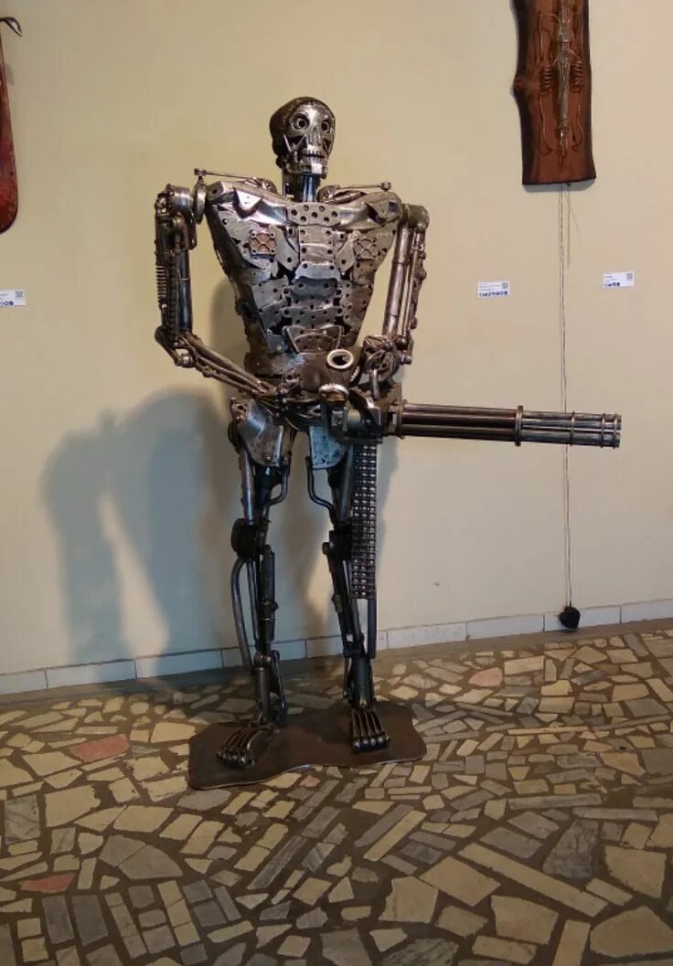 T800 skeleton. Терминатор из автомобильных деталей. Чугунный терминатор. Терминатор т 800 железный. Чугунный терминатор комплекс.