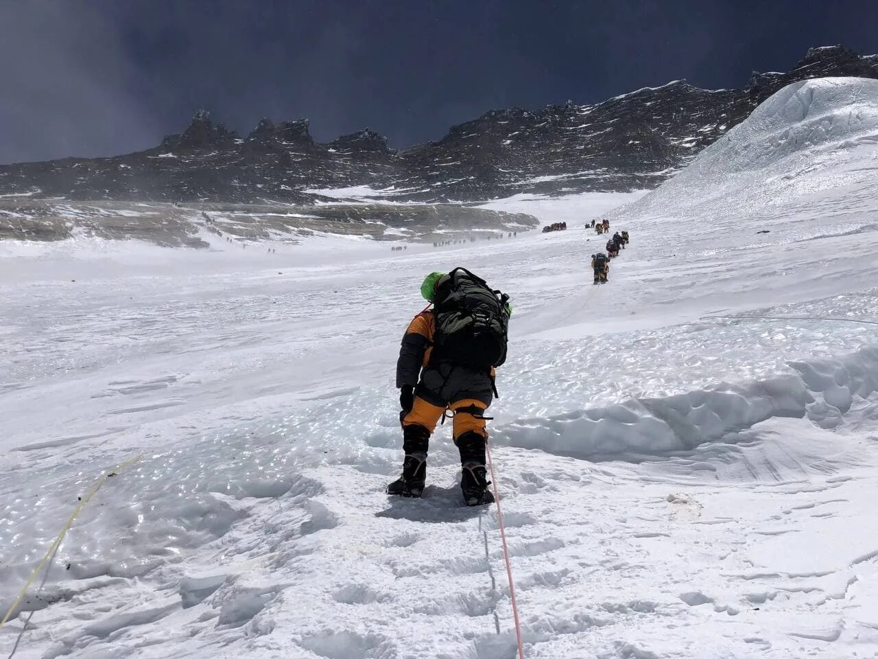 Штурм вершины. Ольга румянцева эверест. Спасатель из словении марко на эвересте клуб 7 вершин. Южное седло эвереста. Ольга румянцева эверест.