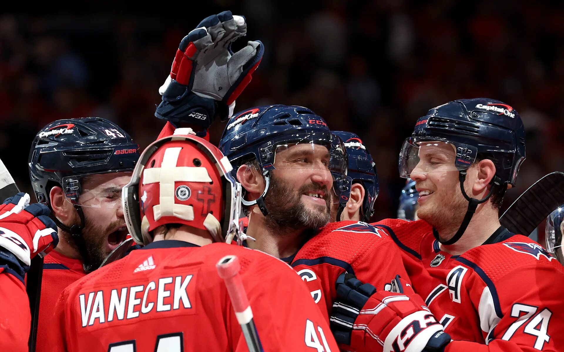 Лучший гол нхл овечкин. Washington Capitals Овечкин. Washington Capitals Alex Ovechkin. Овечкин побил рекорд.