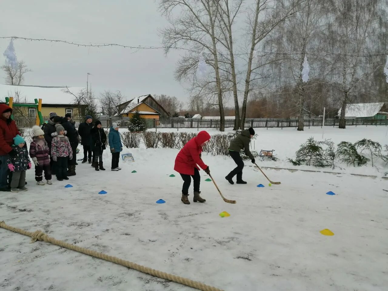Эстафеты для детей на улице зимой. Зимние эстафеты для детей на улице зимой. Зимние эстафеты для детей в помещении. Эстафеты на снегу. Эстафета.