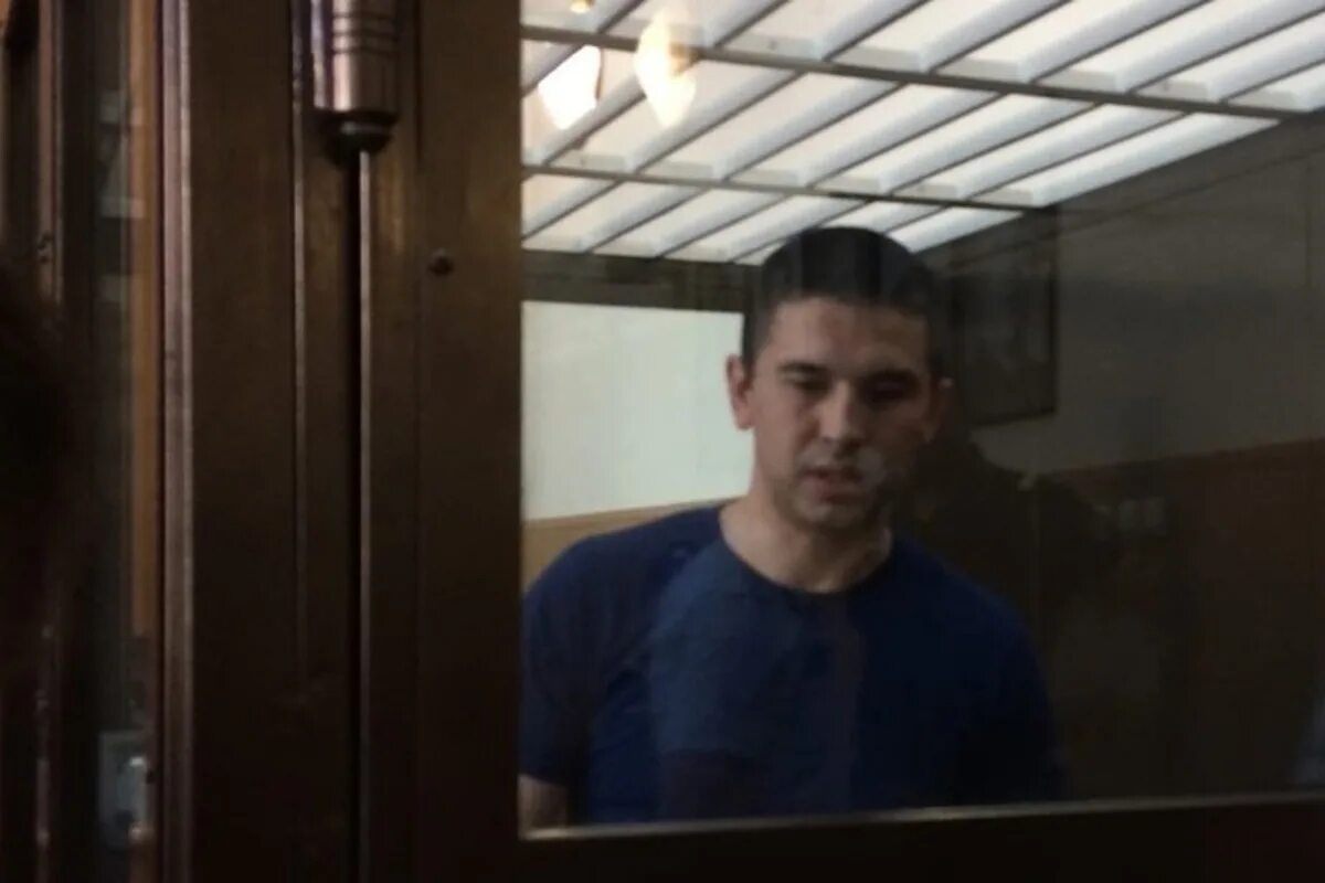 Тверь суд над Александром Зобенковым. Оправдали убийцу троих.