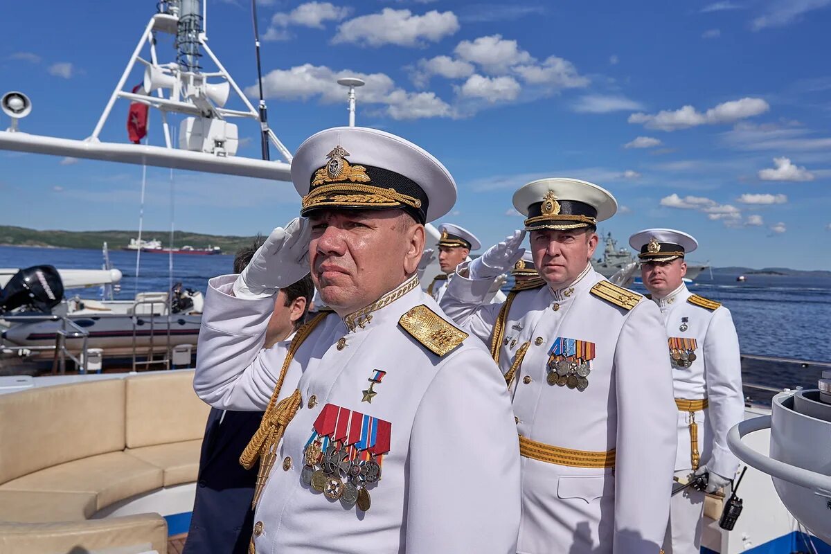 Северный флот ВМФ РФ Североморск. Главнокомандующий ВМФ северным флотом. Парад Северный флот 2020 Североморск. Военно-морской флот (ВМФ) РФ. Командующий подводным флотом