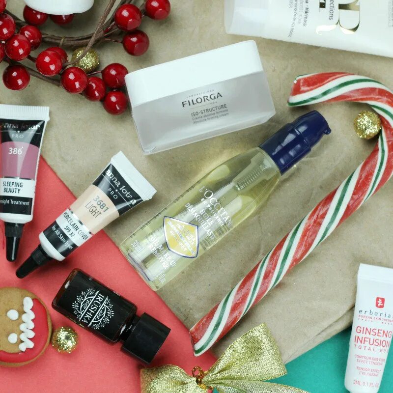 Бьюти бокс в черно золотом цвете. Трэвэл бокс коробка с ручкой. Бьюти бокс royal samples. Роял семплс коробочки. Элитный ящик royal pass.