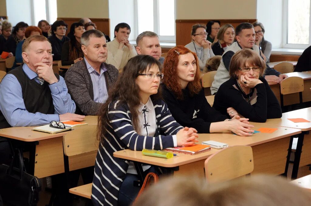 день абитуриента омгу. филфак омгу. электронные сервисы омгу. омский гау кафедра. институт сервиса омск.