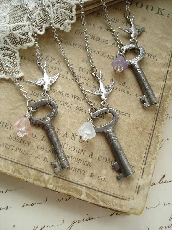 Брелки из кожи. Брелок. Сувенирные ключи златоуст. Ключи ручной работы. Украсить ключ.