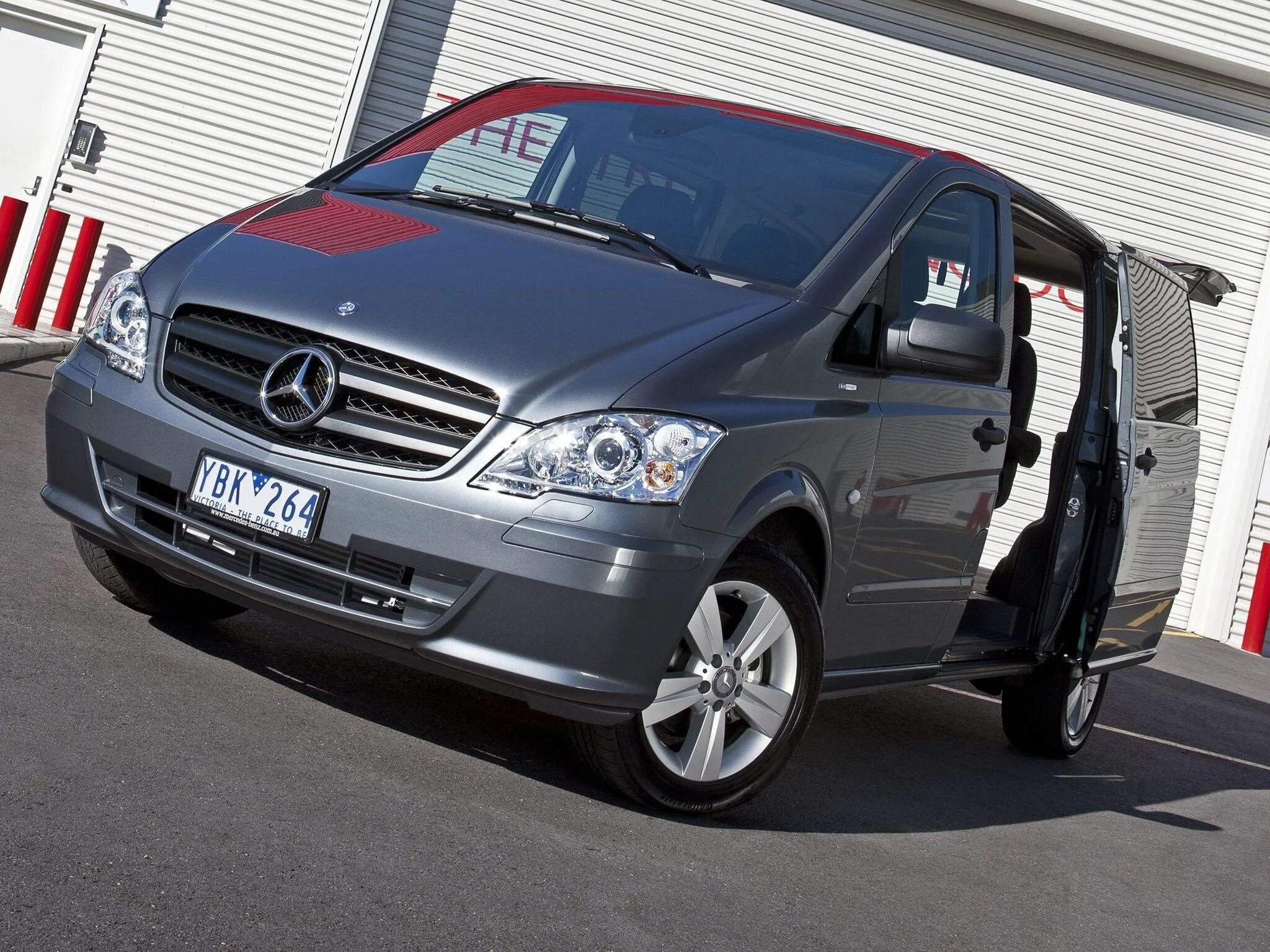 Купить мерседес бенц вито. Mercedes Benz Vito 2010. Мерседес Бенц Вито 2010. Mercedes-Benz Vito 122. Mercedes Benz Vito 2007.