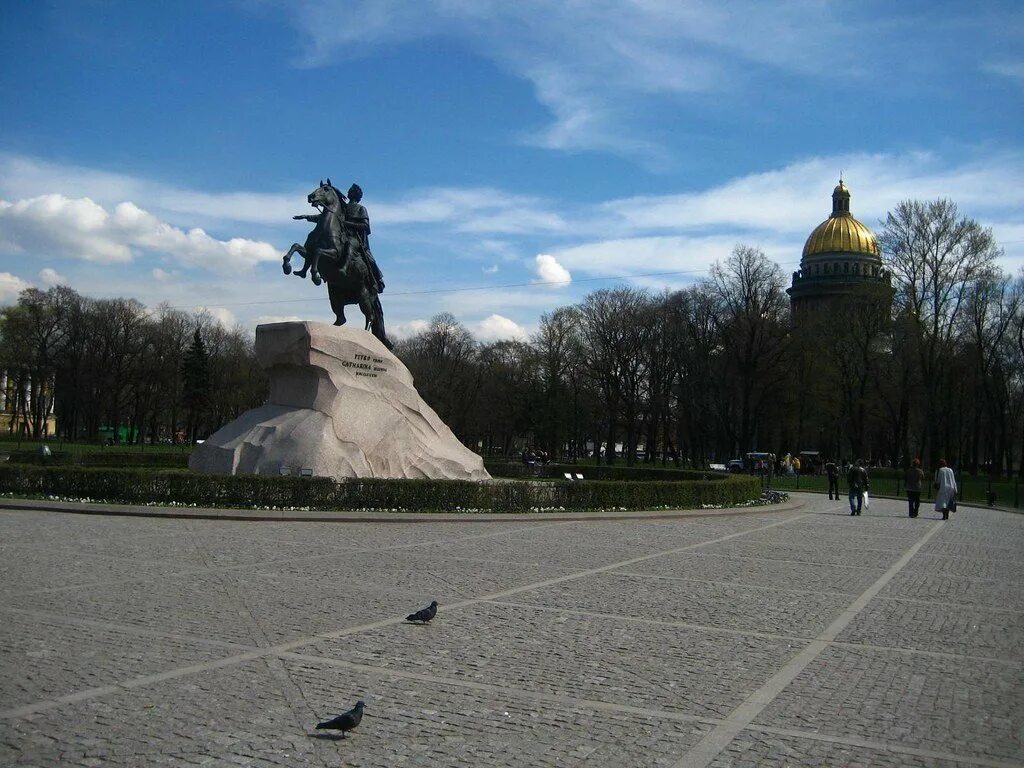 Здание на сенатской площади. Сенатская площадь. Медный всадник на сенатской площади. Сенатская площадь площадь. Памятник петру 1 на сенатской площади.