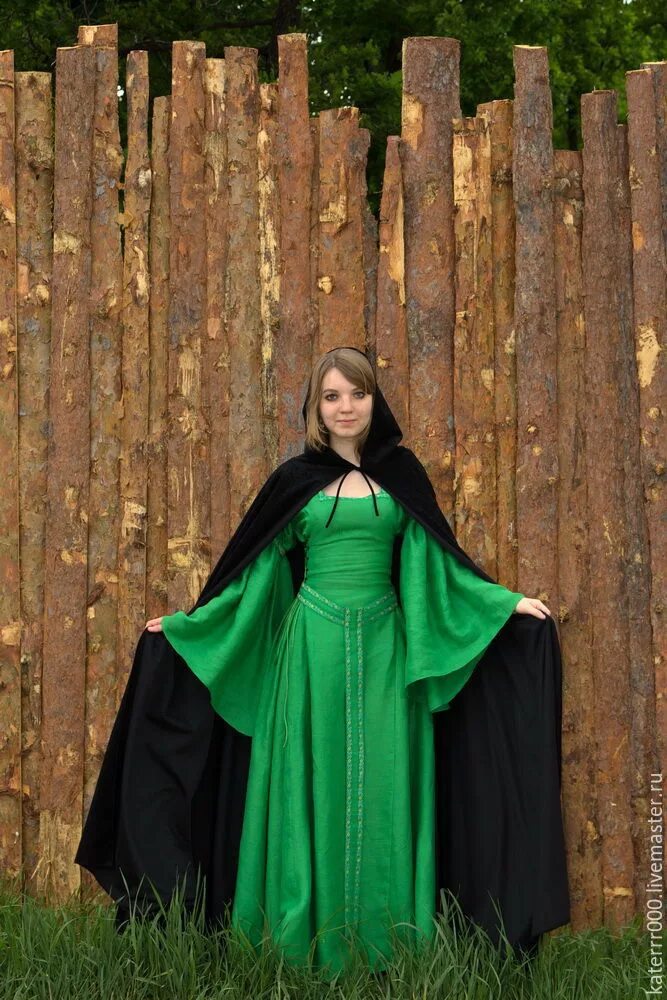 Черно зеленый плащ. Зеленый тренч. Stutterheim дождевик. Плащ с капюшоном. Изумрудно-зеленую мантию.