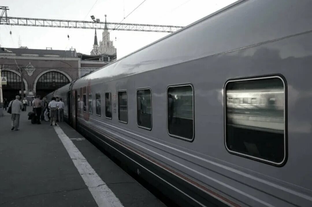 Ходят ли поезда в казань. Ржд вокзал казань. Электричка казань албаба. Москва — казань, 002й «татарстан премиум». Поезд 001г татарстан премиум.