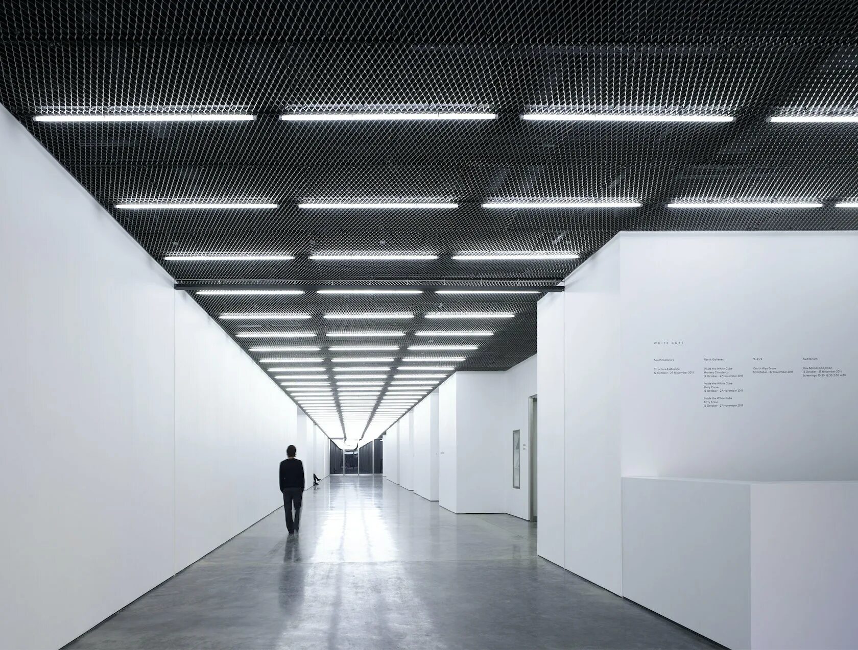 Cube галерея. Выставочный зал White Cube Bermondsey, London, United Kingdom.. Галерея «белый куб» Великобритания Архитеку. Выставочное пространство. Белое пространство.