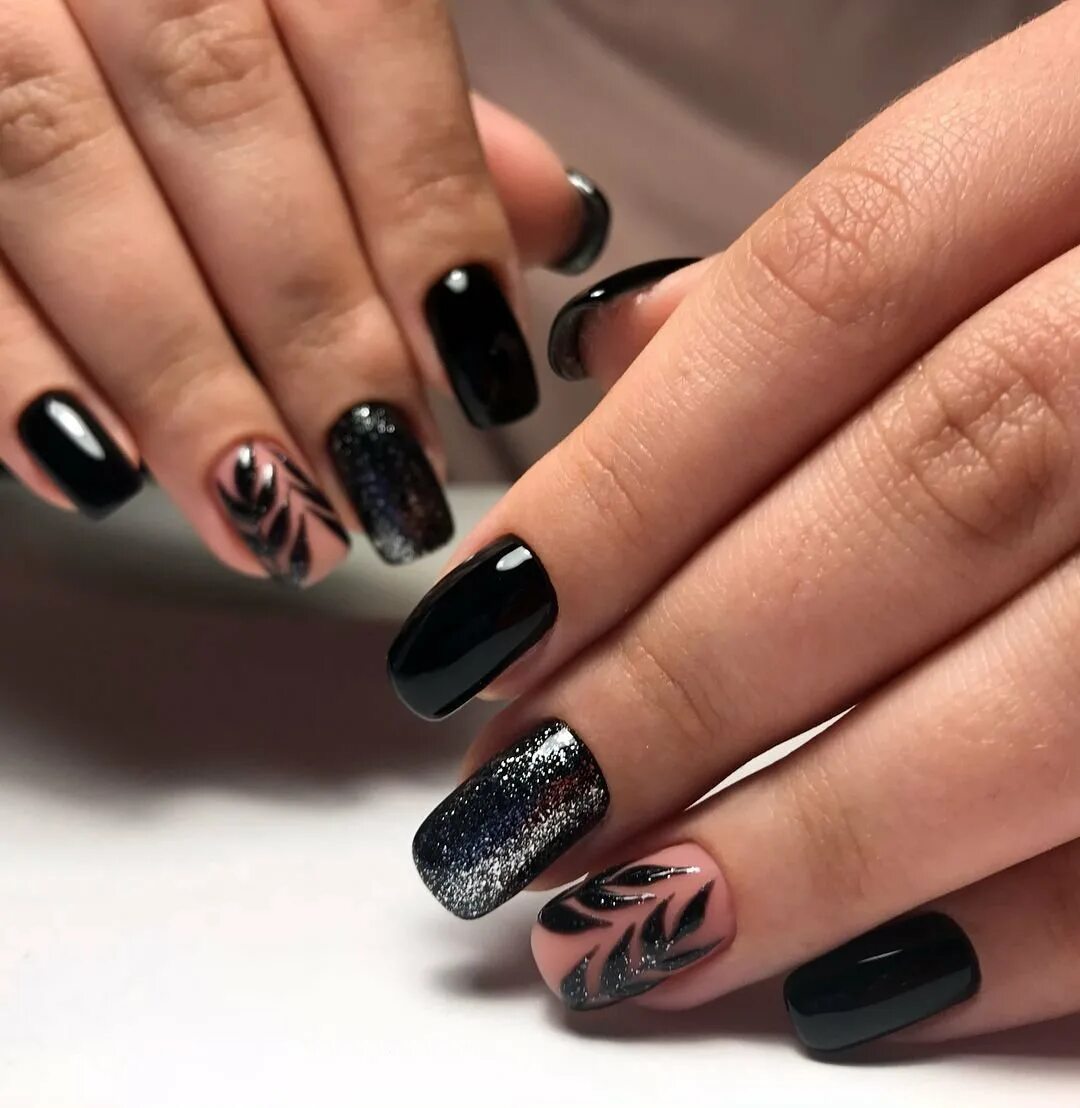 блэк неилс. классный дизайн ногтей черный. черный маникюр. шикарный черный маникюр. шикарный черный маникюр.