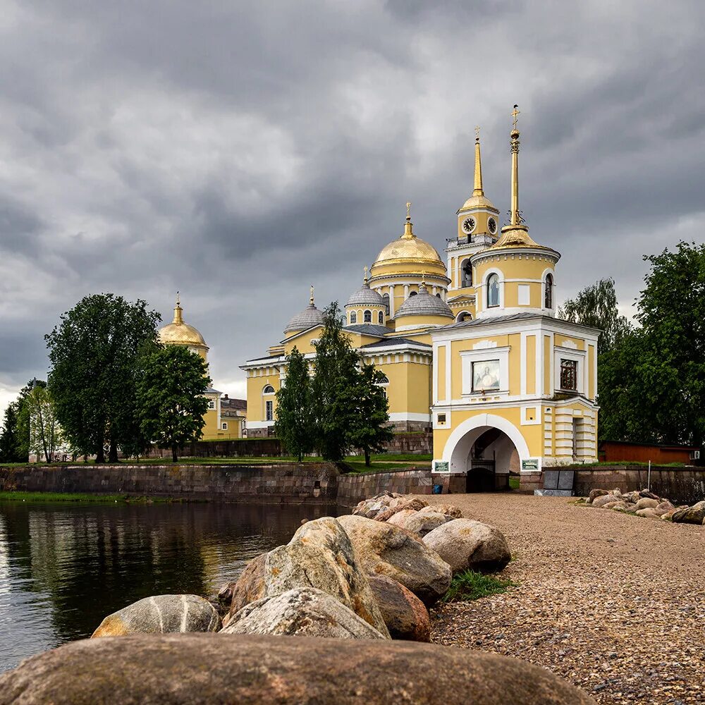 Монастырь Нило-Столобенская пустынь. Селигер Нило Столобенская пустынь. Осташков монастырь Нилова пустынь. Нилов монастырь сайт