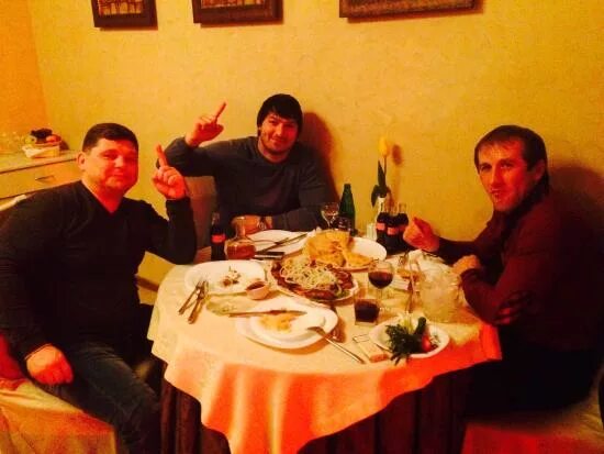 Папа жора владикавказ. Жора владикавказ. Барбашова, 55 меню. Кафе папа жора. Трактир папа жора.
