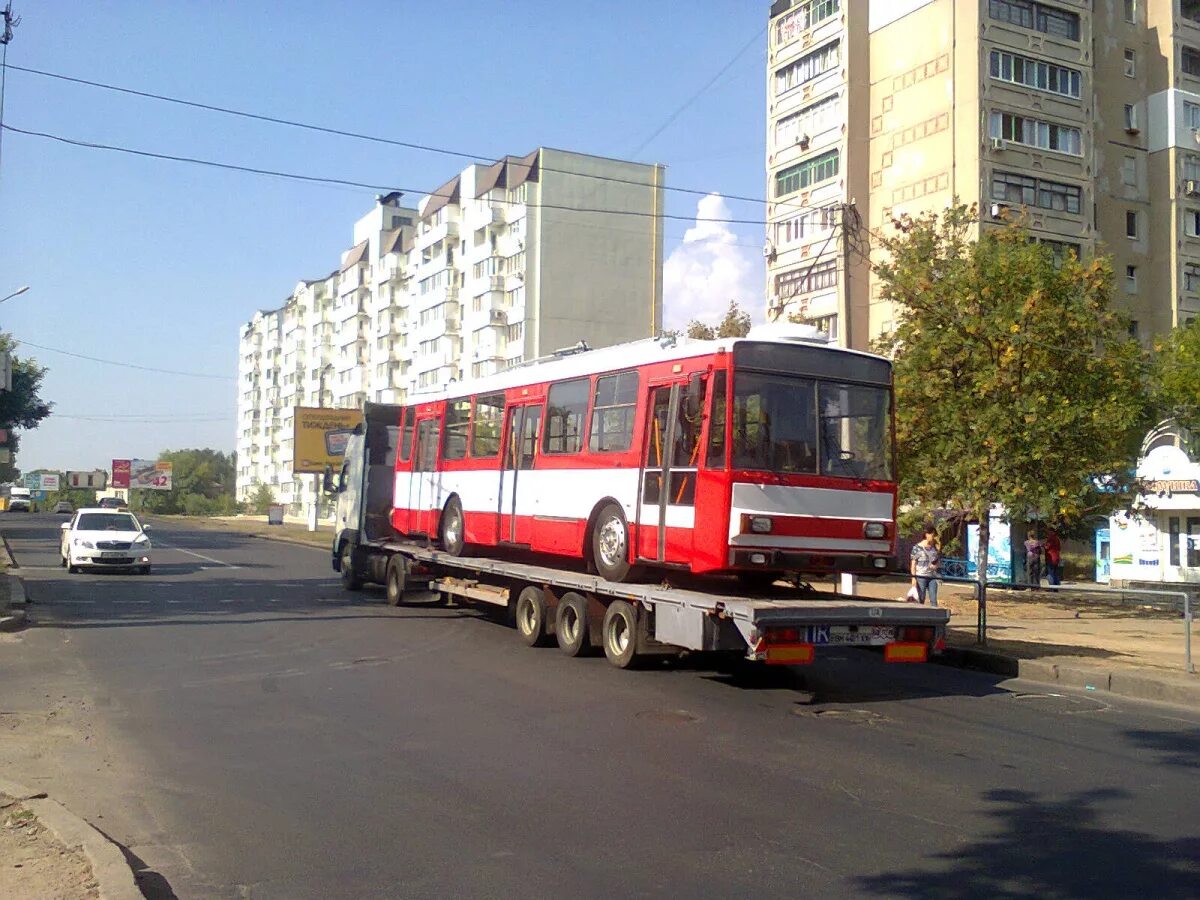 Транспортировка троллейбусов. Skoda 14tr. Харьков АТП Стрелянова.