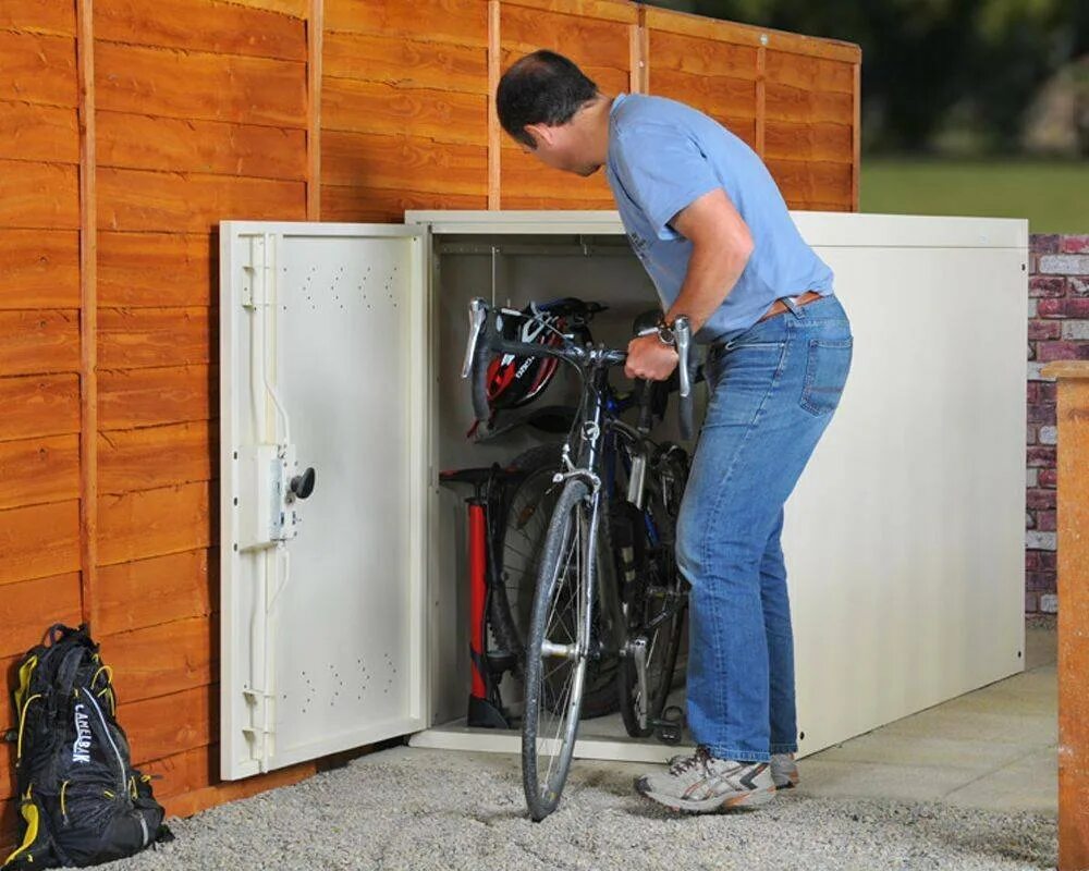 Домик для велосипедов. Благоустройство гаража. Гараж ракушка для велосипеда. Мини гараж для велосипеда. Оригинальные гаражи.