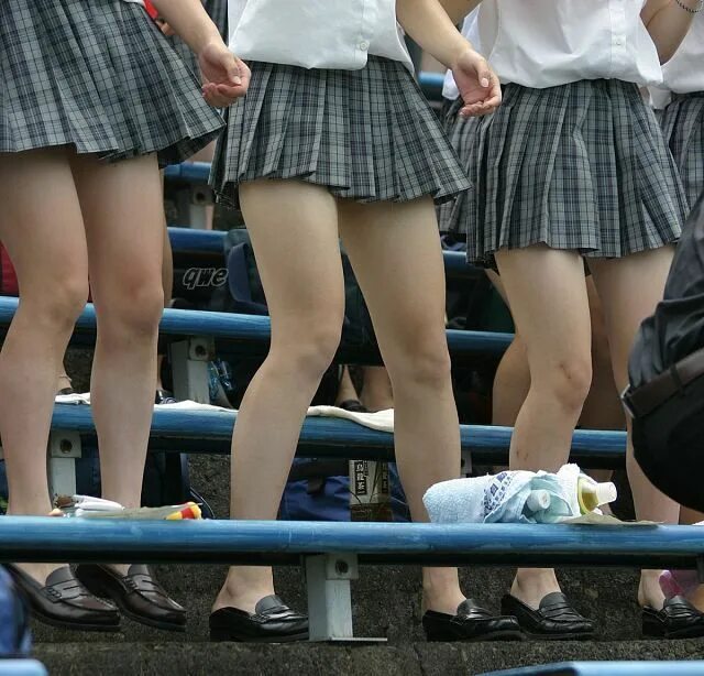 JK盗撮. Underskirt в школе. Мини юбка в школе и ветер. Voyeurism школа.