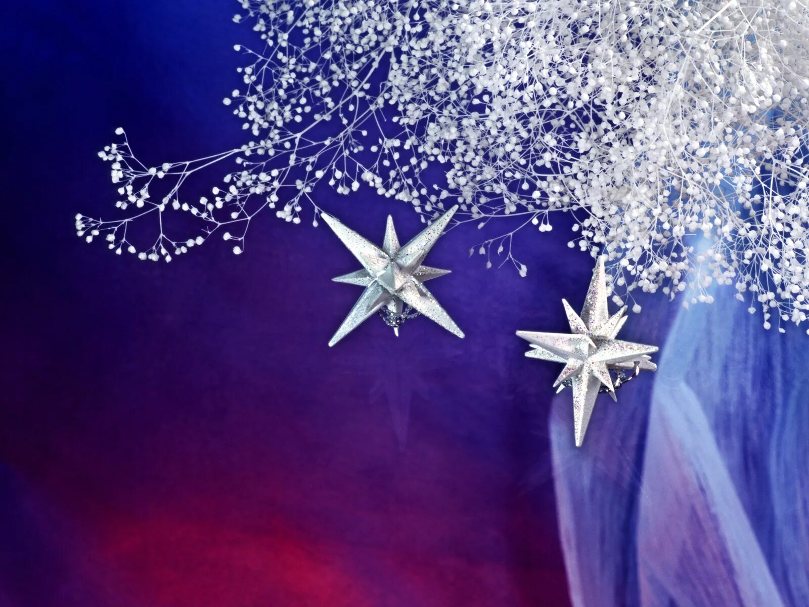 снежинки падают. снежинки падают. снежинки в небе. фон снежинки. снежный фон.