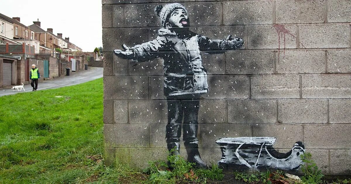 Граффитист Бэнкси. Знаменитые граффити Бэнкси. Уличный художник Banksy. Известный граффитист Бэнкси художник. Искусство бэнкси