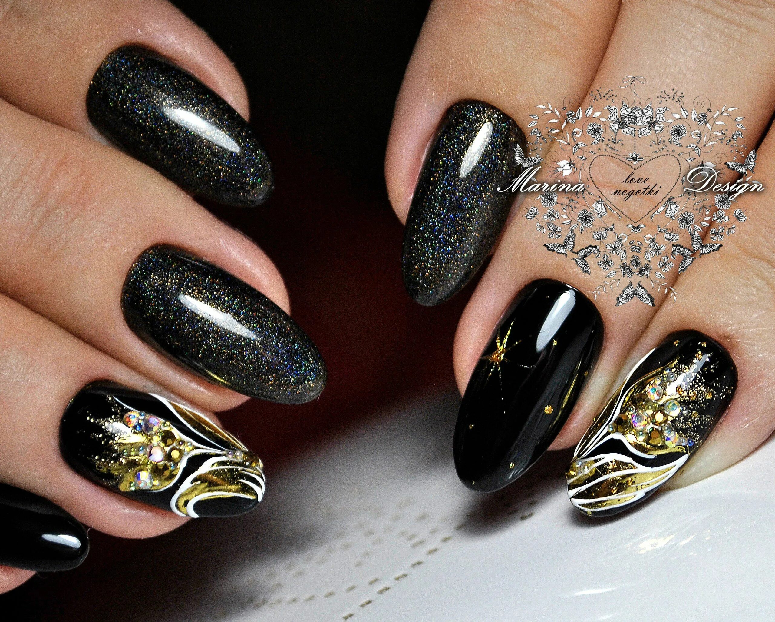 Pin on Prettynails Nails, Black nail designs, Gold nails