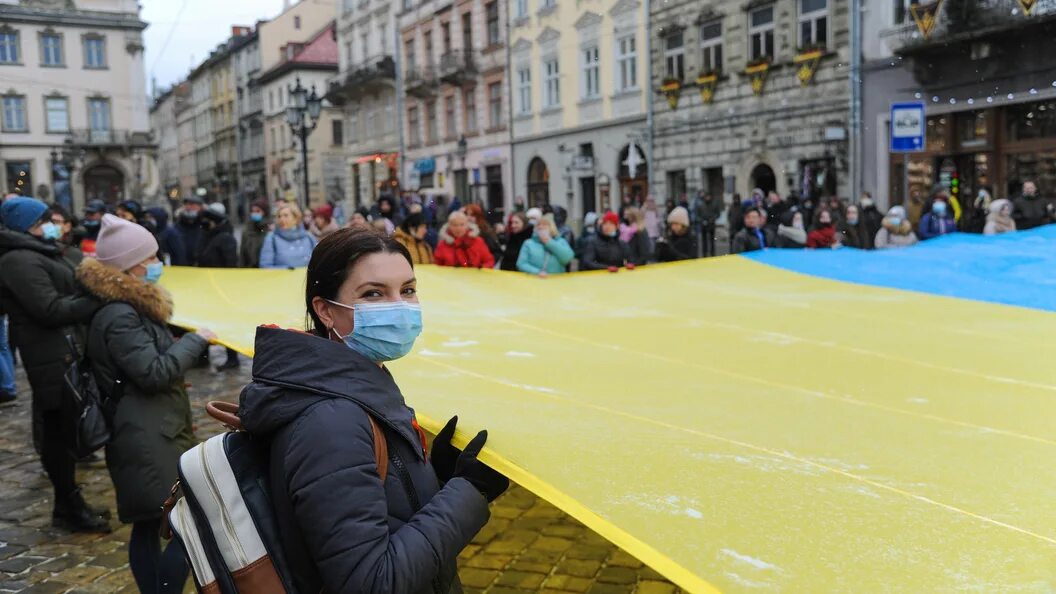 Жители Западной Украины. Митинги в Европе. Протесты украинцев в Европе. Украинские митинги в Европе.