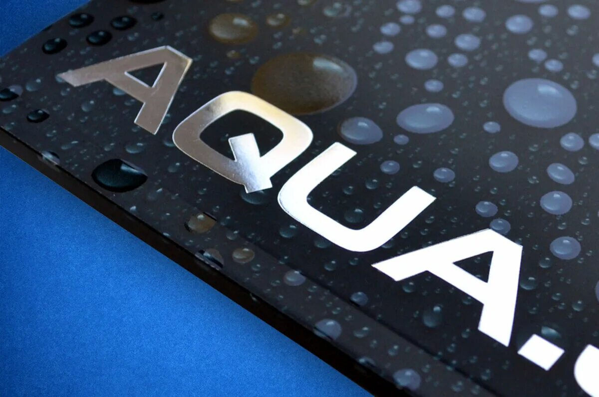 Лакировка типография. Уф лакирование. Тиснение в полиграфии. Выборочный уф лак в полиграфии. Уф лак на обложке.