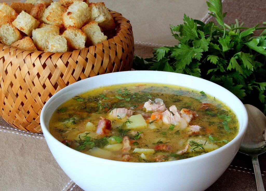 Гороховый суп с копчеными окорочками. Гороховый суп с копченой курицей. Для супа. Суп полевой. Приготовить вкусный супчик