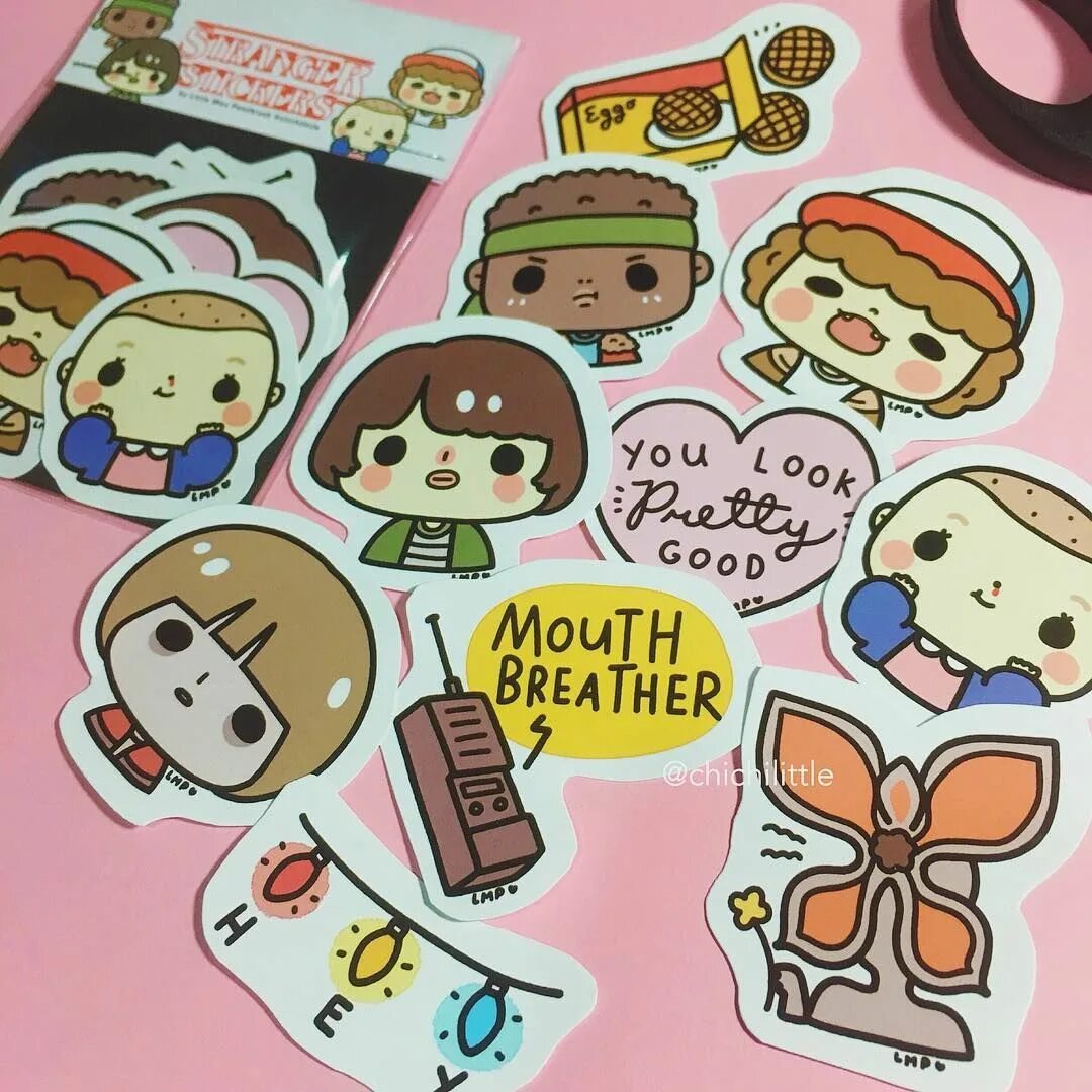 Сюрпризы очень странные дела. Распечатки осд. Косплей макс очень странные дела. Сюрпризы очень странные дела. Сюрпризы очень странные дела.