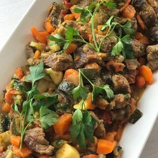 Говядина тушеная с овощами