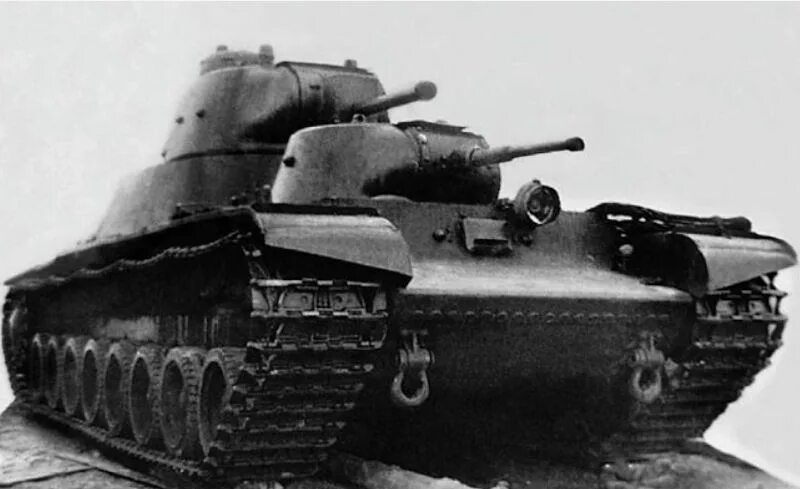 Т 100 от таком. Т-100 танк. т-100 и смк. т-100 тяжёлый танк многобашенные танки.