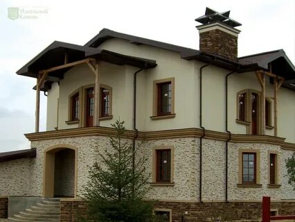 Облицован штукатуркой