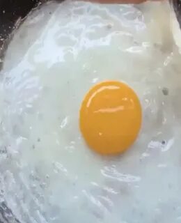 Жареное яйцо белки