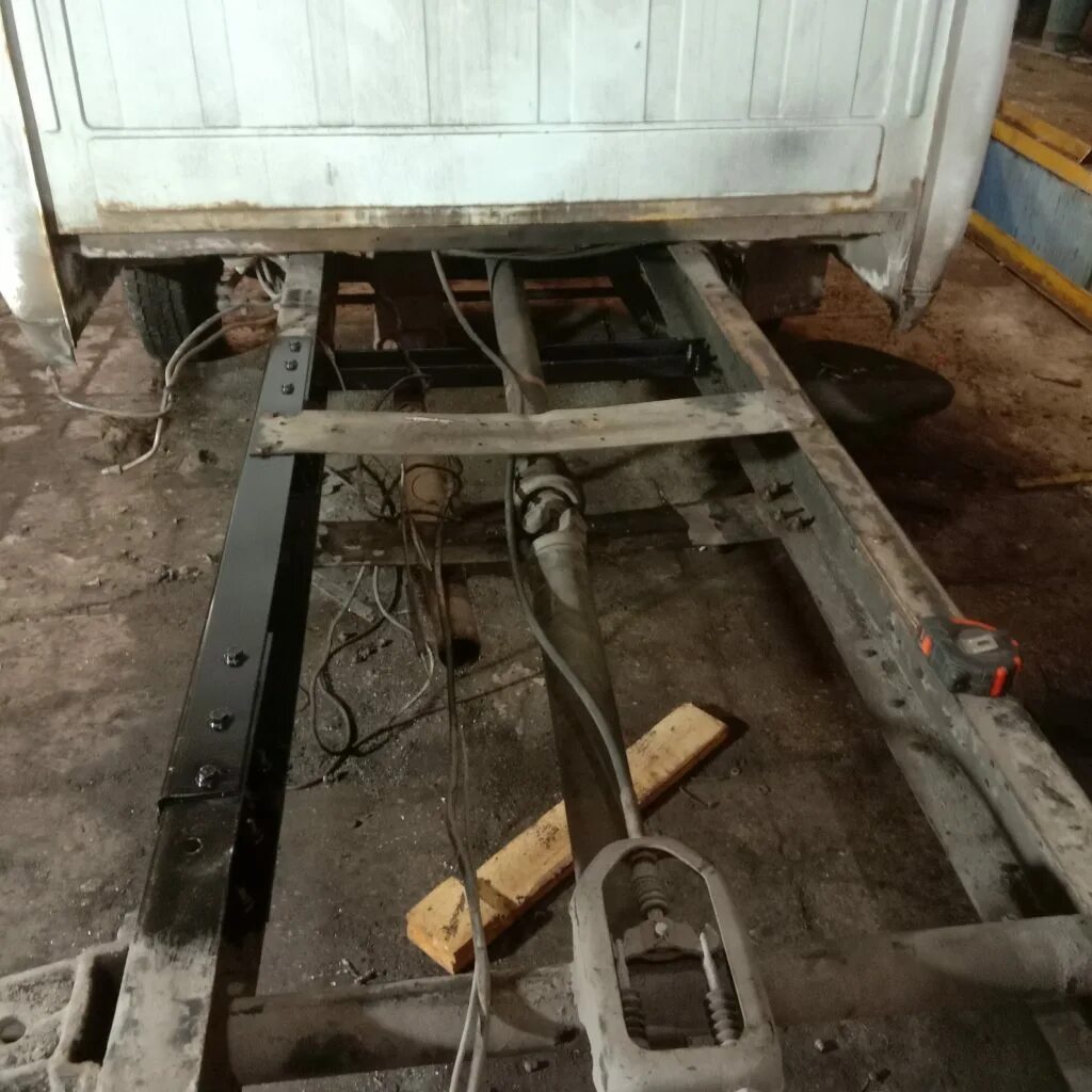 20 заводская. Рама газель 3302 4. Газ 3302 фермер усиление рамы. Рама ремонт рамы газель. Грузовая платформа на газель.