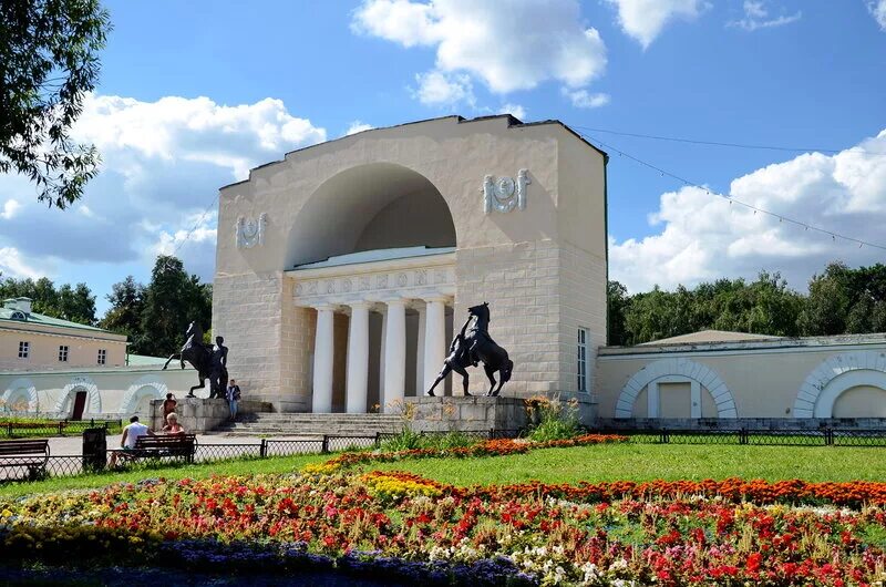 Ландшафтный музей заповедник кузьминки люблино. Усадьба Влахернское-Кузьминки. Музей-заповедник Кузьминки-Люблино. Музей усадьба Кузьминки. Парк Кузьминки усадьба.