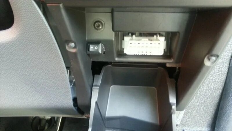 Форд мондео разъём рбд2. Разъём obd на ford mondeo 4. Форд мондео разъём рбд2. Разъем обд мондео 4. Разъем obd2 форд мондео 4.